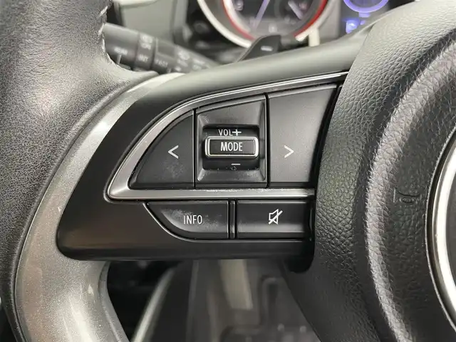 スズキ スイフト RSt 富山県 2017(平29)年 6.2万km ピュアホワイトP 純正ナビ/CD/DVD/BT/SD/USB/AUX/フルセグTV/ETC/レーダークルーズコントロール/衝突軽減ブレーキ/レーンキープアシスト/横滑り防止装置/D席シートヒーター/スマートキー/スペアキー有/オートLEDライト/純正16インチアルミホイール/純正フロアマット