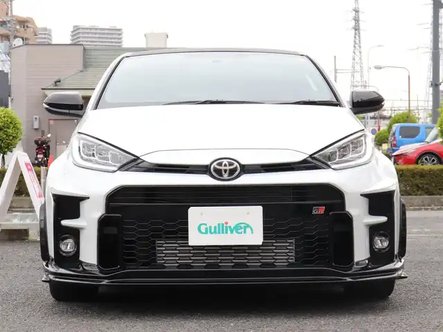 トヨタ ＧＲヤリス RZ ハイパフォーマンス 神奈川県 2024(令6)年 0.3万km プラチナホワイトパールマイカ 6MT &4WD/ワンオーナー /GRスポーツマフラー/社外デジタルインナーミラー型ドラレコ ZDR038/フルLEDヘッドランプ/MORIZOサイン(フロントガラス左側)/ステアリングヒーター/シートヒーター(運転席&助手席)/8インチディスプレイオーディオ(ナビあり)/JBLサウンドシステム/ETC2.0/純正フロアマット/純正18インチAW/プッシュスタート&スマートキー/スペアスマートキー1個/保証書/取扱説明書&ナビ取扱説明書