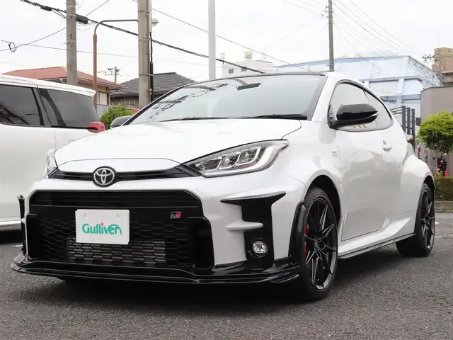 トヨタ ＧＲヤリス RZ ハイパフォーマンス 神奈川県 2024(令6)年 0.3万km プラチナホワイトパールマイカ 6MT &4WD/ワンオーナー /GRスポーツマフラー/社外デジタルインナーミラー型ドラレコ ZDR038/フルLEDヘッドランプ/MORIZOサイン(フロントガラス左側)/ステアリングヒーター/シートヒーター(運転席&助手席)/8インチディスプレイオーディオ(ナビあり)/JBLサウンドシステム/ETC2.0/純正フロアマット/純正18インチAW/プッシュスタート&スマートキー/スペアスマートキー1個/保証書/取扱説明書&ナビ取扱説明書