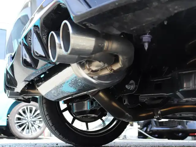 トヨタ ＧＲヤリス RZ ハイパフォーマンス 神奈川県 2024(令6)年 0.3万km プラチナホワイトパールマイカ 6MT &4WD/ワンオーナー /TRD４本出しスポーツマフラー/TRD フロントリップスポイラー/：TRD サイドステップ/：TRDリアスポイラー/社外デジタルインナーミラー型ドラレコ ZDR038/フルLEDヘッドランプ/ステアリングヒーター/シートヒーター(運転席&助手席)/8インチディスプレイオーディオ(ナビあり)/JBLサウンドシステム/ETC2.0/純正フロアマット/純正18インチAW/プッシュスタート&スマートキー/スペアスマートキー1個/保証書/取扱説明書&ナビ取扱説明書
