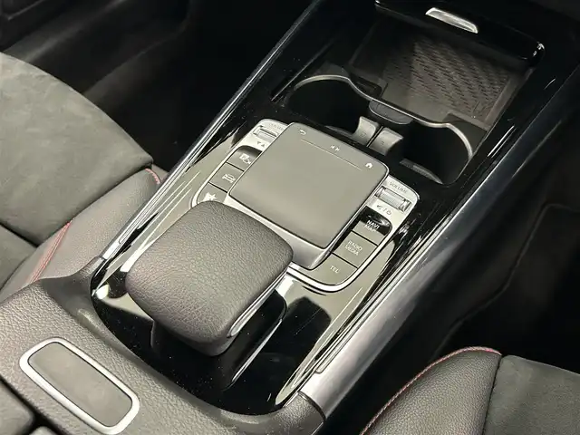 メルセデス・ベンツ Ｂ１８０ AMGライン 岡山県 2020(令2)年 2万km ポーラホワイト RSP/ESP/BSA/ACC/アクティブレーンキーピングA/アクティブブレーキA/アテンションA/レーンチェンジA/純正ナビ/Bカメラ/ハーフレザー/シートH/BT/フルセグTV/Aライト/AHB/レインセンサー/ワイヤレス充電/ドラレコ
