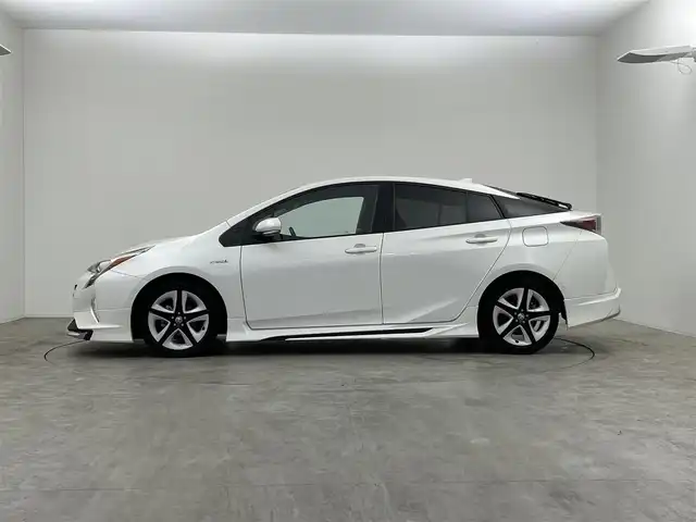 トヨタ プリウス A ツーリングセレクション 群馬県 2016(平28)年 2.1万km ホワイトパールクリスタルシャイン 禁煙車　純正ナビ　Bカメラ　BT　フルセグ　アドバンスドパーク　ACC　LKA　ビルトインETC　シートヒーター　オートマチックハイビーム　BSM　HUD　前後コーナーセンサー　前後ドライブレコーダー