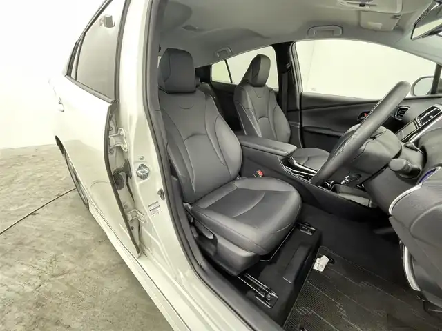 トヨタ プリウス A ツーリングセレクション 群馬県 2016(平28)年 2.1万km ホワイトパールクリスタルシャイン 禁煙車　純正ナビ　Bカメラ　BT　フルセグ　アドバンスドパーク　ACC　LKA　ビルトインETC　シートヒーター　オートマチックハイビーム　BSM　HUD　前後コーナーセンサー　前後ドライブレコーダー