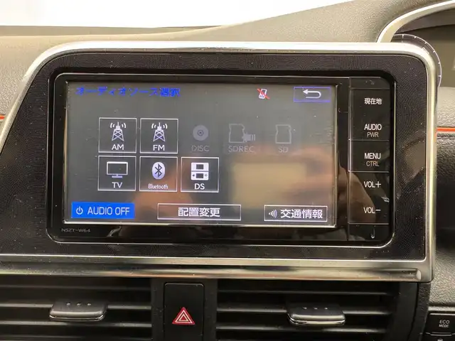 トヨタ シエンタ ハイブリッド G 兵庫県 2016(平28)年 6.9万km ホワイトパールクリスタルシャイン 純正ＳＤナビ　/CD/DVD/SD/Bluetooth/フルセグ/バックカメラ　/両側パワースライドドア　/ビルトインＥＴＣ　/ＬＥＤヘッドライト　/純正フロアマット　/ドアバイザー　/オートハイビーム　/プリクラッシュセーフティー　/ＬＤＡ　/フォグランプ　