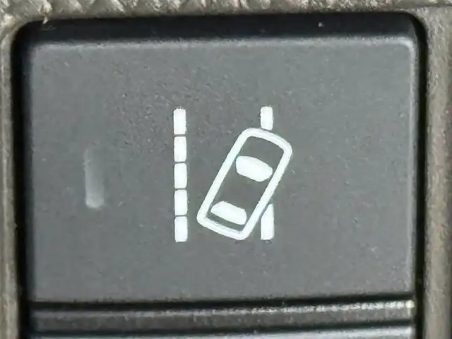 ホンダ Ｎ ＢＯＸ L ターボ 福岡県 2023(令5)年 1万km クリスタルブラックパール 純正ナビ　/バックカメラ　/ホンダセンシング　/コーナーセンサー　/盗難防止装置　/レーダークルコン　/両側パワースライドドア　/シートヒーター　/パドルシフト　/エコモード　/オートライト　/ＥＴＣ　/純正フロアマット