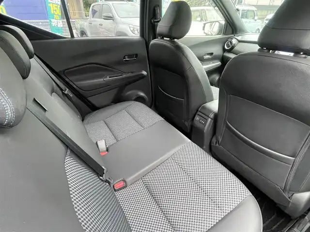 日産 キックス X 熊本県 2020(令2)年 6.4万km ピュアブラック ワンオーナー/純正ナビ（MM319D-L）/【フルセグTV/Bluetooth/CD/DVD/USB】/アラウンドビューモニター/デジタルインナーミラー/プロパイロットパーキングサポート/追従クルーズコントロール/衝突軽減システム/エマージェンシーブレーキ/コーナーセンサー/車線逸脱警報システム/ブレーキホールド/シートヒーター/ハンドルヒーター/ウィンカーミラー/オートライトLED/オートマチックハイビーム/フォグランプ/ステアリングスイッチ/ハーフレザーシート黒/革巻きステアリング/ドライブレコーダー/ETC/スマートキー/プッシュスタート/純正フロアマット/横滑り防止装置/盗難防止装置/保証書/取扱説明書