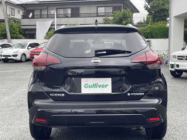 日産 キックス X 熊本県 2020(令2)年 6.4万km ピュアブラック ワンオーナー/純正ナビ（MM319D-L）/【フルセグTV/Bluetooth/CD/DVD/USB】/アラウンドビューモニター/デジタルインナーミラー/プロパイロットパーキングサポート/追従クルーズコントロール/衝突軽減システム/エマージェンシーブレーキ/コーナーセンサー/車線逸脱警報システム/ブレーキホールド/シートヒーター/ハンドルヒーター/ウィンカーミラー/オートライトLED/オートマチックハイビーム/フォグランプ/ステアリングスイッチ/ハーフレザーシート黒/革巻きステアリング/ドライブレコーダー/ETC/スマートキー/プッシュスタート/純正フロアマット/横滑り防止装置/盗難防止装置/保証書/取扱説明書