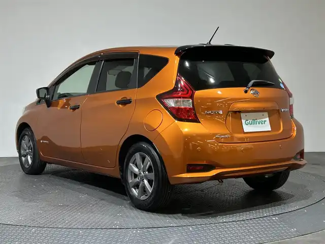日産 ノート e－パワー メダリスト Bアロー 愛媛県 2019(平31)年 3.4万km プレミアムコロナオレンジ/スーパーブラック 2トーン 社外メモリナビ/(Bluetooth/フルセグ)/バックカメラ/クルーズコントロール/衝突被害軽減ブレーキ/前後コーナーセンサー/レーンキープアシスト/ETC/オートマチックハイビーム/オートライト/ドアバイザー/ドライブモード