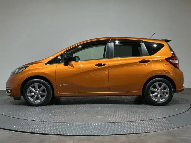 日産 ノート e－パワー メダリスト Bアロー 愛媛県 2019(平31)年 3.4万km プレミアムコロナオレンジ/スーパーブラック 2トーン 社外メモリナビ/(Bluetooth/フルセグ)/バックカメラ/クルーズコントロール/衝突被害軽減ブレーキ/前後コーナーセンサー/レーンキープアシスト/ETC/オートマチックハイビーム/オートライト/ドアバイザー/ドライブモード