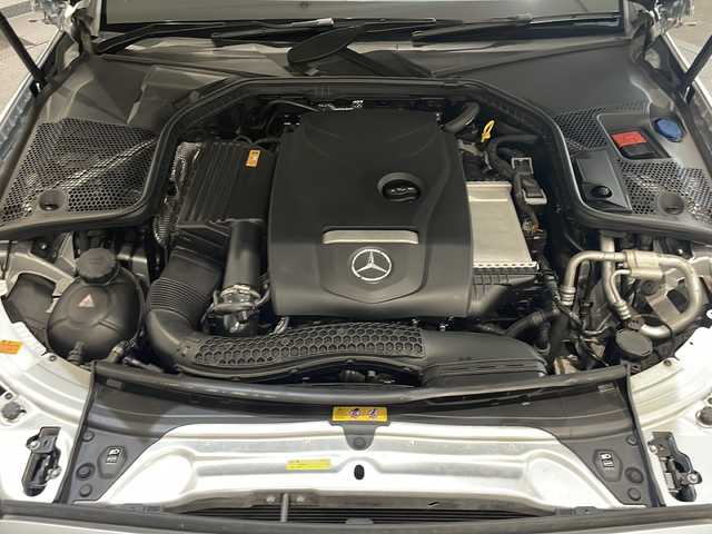 メルセデス・ベンツ Ｃ２００ 4マチックアバンギャルド 新潟県 2017(平29)年 4.2万km イリジウムシルバー オプション/レザーエクスクルーシブパッケージ/-本革シート/-エアバランスパッケージ/-メモリ付きパワーシート(助手席)/-電動ランバーサポート(助手席)/-フットトランクオープナー/-自動開閉トランクリッド/-ヘッドアップディスプレイ/-パークトロニック/-アクティブパーキングアシスト/-シートヒーター(前席)/-17インチアルミホイール/-プライバシーガラス/レーダーセーフティパッケージ/-BASプラス/-リアCPA/-PRE SAFE ブレーキ/-アクティブレーンキーピングアシスト/-アクティブブラインドスポットアシスト/-ディストロニックプラス/-チャイルドセーフティシートセンサー/主要装備/純正HDDナビ/(CD/DVD/Bluetooth/USB/フルセグTV)/バックカメラ/ETC/パドルシフト/キーレスゴー/電動パーキングブレーキ/LEDヘッドライト