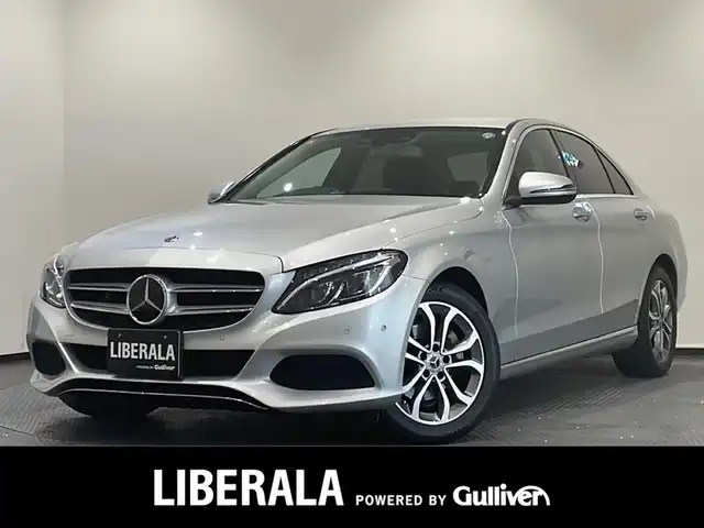 メルセデス・ベンツ Ｃ２００ 4マチックアバンギャルド 新潟県 2017(平29)年 4.2万km イリジウムシルバー オプション/レザーエクスクルーシブパッケージ/-本革シート/-エアバランスパッケージ/-メモリ付きパワーシート(助手席)/-電動ランバーサポート(助手席)/-フットトランクオープナー/-自動開閉トランクリッド/-ヘッドアップディスプレイ/-パークトロニック/-アクティブパーキングアシスト/-シートヒーター(前席)/-17インチアルミホイール/-プライバシーガラス/レーダーセーフティパッケージ/-BASプラス/-リアCPA/-PRE SAFE ブレーキ/-アクティブレーンキーピングアシスト/-アクティブブラインドスポットアシスト/-ディストロニックプラス/-チャイルドセーフティシートセンサー/主要装備/純正HDDナビ/(CD/DVD/Bluetooth/USB/フルセグTV)/バックカメラ/ETC/パドルシフト/キーレスゴー/電動パーキングブレーキ/LEDヘッドライト
