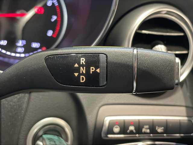 メルセデス・ベンツ Ｃ２００ 4マチックアバンギャルド 新潟県 2017(平29)年 4.2万km イリジウムシルバー オプション/レザーエクスクルーシブパッケージ/-本革シート/-エアバランスパッケージ/-メモリ付きパワーシート(助手席)/-電動ランバーサポート(助手席)/-フットトランクオープナー/-自動開閉トランクリッド/-ヘッドアップディスプレイ/-パークトロニック/-アクティブパーキングアシスト/-シートヒーター(前席)/-17インチアルミホイール/-プライバシーガラス/レーダーセーフティパッケージ/-BASプラス/-リアCPA/-PRE SAFE ブレーキ/-アクティブレーンキーピングアシスト/-アクティブブラインドスポットアシスト/-ディストロニックプラス/-チャイルドセーフティシートセンサー/主要装備/純正HDDナビ/(CD/DVD/Bluetooth/USB/フルセグTV)/バックカメラ/ETC/パドルシフト/キーレスゴー/電動パーキングブレーキ/LEDヘッドライト