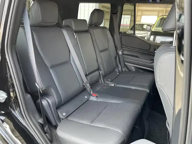 トヨタ ランドクルーザー ２５０ VX 東京都 2024(令6)年 0.4万km ブラック ワンオーナー/Grgo ZVII　カーセキュリティ/4WD/サンルーフ/純正ディスプレイオーディオ/フルセグTV/Bluetooth/HDMI/ETC2.0/純正フロアマット/純正ドアバイザー/全周囲カメラ/デジタルインナーミラー/トヨタチームメイト/プリクラッシュセーフティ/クリアランスソナー/レーンキープアシスト/ブラインドスポットモニター/レーダークルーズコントロール/運転席パワーシート/シートヒーター／エアシート/プッシュスタート/スマートキー/ルーフキャリア