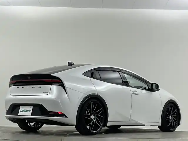 トヨタ プリウス Z 埼玉県 2023(令5)年 4.3万km プラチナホワイトパールマイカ サンルーフ　純正12.3型ナビ 全方位カメラ シートヒーター BSM LEDヘッドライト　ETC２．０　追従走行　パーキングアシスト　Bluetooth　スマートルームミラー　電動リアゲート
