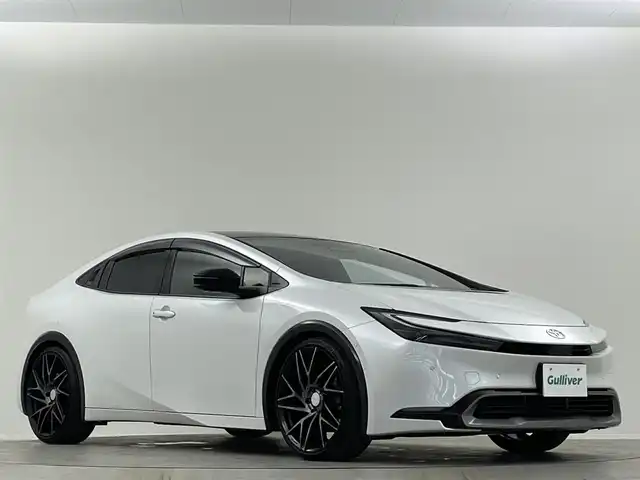 トヨタ プリウス Z 埼玉県 2023(令5)年 4.3万km プラチナホワイトパールマイカ サンルーフ　純正12.3型ナビ 全方位カメラ シートヒーター BSM LEDヘッドライト　ETC２．０　追従走行　パーキングアシスト　Bluetooth　スマートルームミラー　電動リアゲート