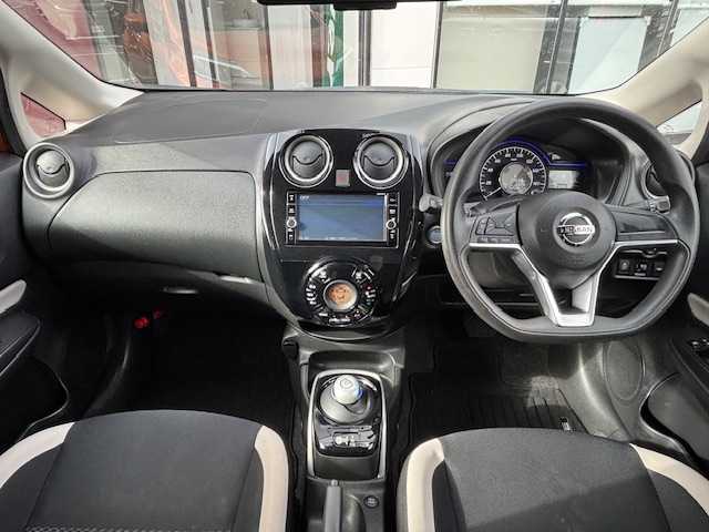 日産 ノート e－パワー X 宮城県 2018(平30)年 4.2万km プレミアムコロナオレンジ 登録時走行距離41647km/純正SDナビ/Bluetooth・フルセグTV・AM・FM・CD/アラウンドビューモニター/エマージェンシーブレーキ/レーンキープアシスト/横滑り防止装置/ヘッドライトイベライザー/コーナーセンサー（前後）/オートライト/社外ETC/社外ドライブレコーダー/クリアランスソナー/プッシュスタート/スマートキー/ステアリングリモコン/純正LEDヘッドライト/ウインカーミラー/電動格納ミラー/ドアバイザー/純正フロアマット