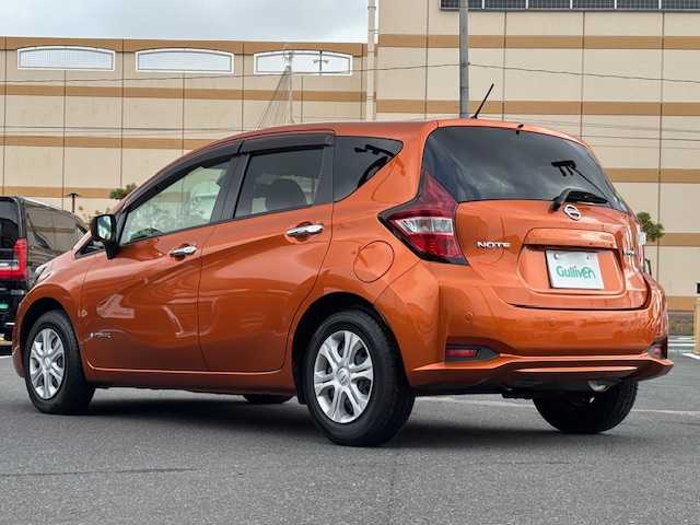 日産 ノート e－パワー X 宮城県 2018(平30)年 4.2万km プレミアムコロナオレンジ 登録時走行距離41647km/純正SDナビ/Bluetooth・フルセグTV・AM・FM・CD/アラウンドビューモニター/エマージェンシーブレーキ/レーンキープアシスト/横滑り防止装置/ヘッドライトイベライザー/コーナーセンサー（前後）/オートライト/社外ETC/社外ドライブレコーダー/クリアランスソナー/プッシュスタート/スマートキー/ステアリングリモコン/純正LEDヘッドライト/ウインカーミラー/電動格納ミラー/ドアバイザー/純正フロアマット