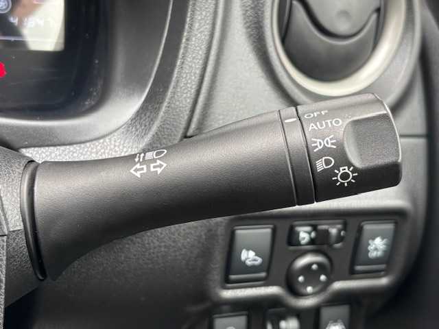 日産 ノート e－パワー X 宮城県 2018(平30)年 4.2万km プレミアムコロナオレンジ 登録時走行距離41647km/純正SDナビ/Bluetooth・フルセグTV・AM・FM・CD/アラウンドビューモニター/エマージェンシーブレーキ/レーンキープアシスト/横滑り防止装置/ヘッドライトイベライザー/コーナーセンサー（前後）/オートライト/社外ETC/社外ドライブレコーダー/クリアランスソナー/プッシュスタート/スマートキー/ステアリングリモコン/純正LEDヘッドライト/ウインカーミラー/電動格納ミラー/ドアバイザー/純正フロアマット