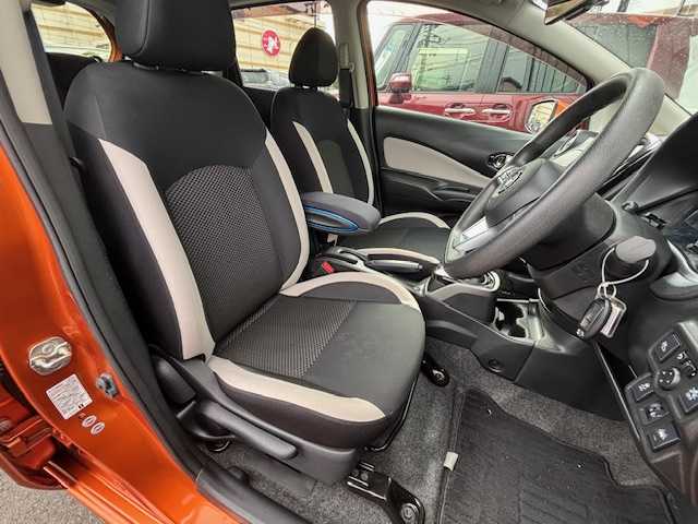 日産 ノート e－パワー X 宮城県 2018(平30)年 4.2万km プレミアムコロナオレンジ 登録時走行距離41647km/純正SDナビ/Bluetooth・フルセグTV・AM・FM・CD/アラウンドビューモニター/エマージェンシーブレーキ/レーンキープアシスト/横滑り防止装置/ヘッドライトイベライザー/コーナーセンサー（前後）/オートライト/社外ETC/社外ドライブレコーダー/クリアランスソナー/プッシュスタート/スマートキー/ステアリングリモコン/純正LEDヘッドライト/ウインカーミラー/電動格納ミラー/ドアバイザー/純正フロアマット