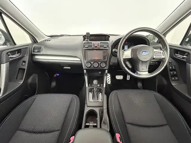 スバル フォレスター 2．0i－L アイサイト 道央・札幌 2014(平26)年 7万km ディープシーブルーパール ・４WD/・寒冷地仕様/・社外SDナビ/・CD/DVD/SD/BT/・フルセグTV/・バックカメラ/・レーダー探知機/・アイサイト/・レーンキープアシスト/・アダプティブクルーズコントロール/・横滑り防止装置/・ダウンヒルアシストコントロール/・アイドリングストップ/・D+N席シートヒーター/・D+N席パワーシート/・ステアリングスイッチ/・キセノンヘッドライト/・フォグランプ/・オートライト/・ルーフレール/・パドルシフト/・ドアバイザー/・社外17インチAW/・純正18インチAW＋夏タイヤ積込/・純正フロアマット/・プッシュスタート/・スマートキー/・スペアキー/・保証書/・取扱説明書