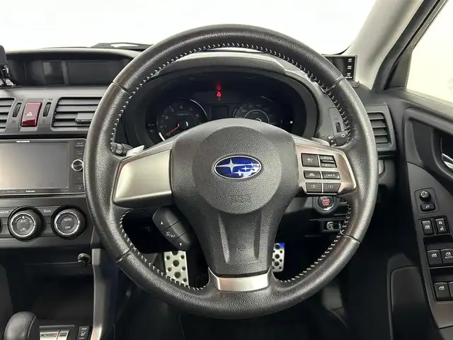 スバル フォレスター 2．0i－L アイサイト 道央・札幌 2014(平26)年 7万km ディープシーブルーパール ・４WD/・寒冷地仕様/・社外SDナビ/・CD/DVD/SD/BT/・フルセグTV/・バックカメラ/・レーダー探知機/・アイサイト/・レーンキープアシスト/・アダプティブクルーズコントロール/・横滑り防止装置/・ダウンヒルアシストコントロール/・アイドリングストップ/・D+N席シートヒーター/・D+N席パワーシート/・ステアリングスイッチ/・キセノンヘッドライト/・フォグランプ/・オートライト/・ルーフレール/・パドルシフト/・ドアバイザー/・社外17インチAW/・純正18インチAW＋夏タイヤ積込/・純正フロアマット/・プッシュスタート/・スマートキー/・スペアキー/・保証書/・取扱説明書