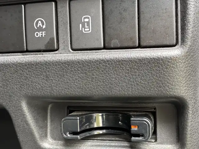 スズキ スペーシア カスタム HYBRID GS 熊本県 2018(平30)年 3.2万km ブルーイッシュブラックパール3 社外メモリナビ(NR-MZ077)/【フルセグTV/SD/CD/DVD/Bluetooth】/片側パワースライドドア/衝突被害軽減システム/レーンキープアシスト/シートヒーター(D席)/オートLEDライト/オートマチックハイビーム/ETC/ドライブレコーダー(CSD-570FH)/アイドリングストップ/横滑り防止装置/盗難防止装置/プッシュスタート/スマートキー/スペアキー/ベンチシート/取扱説明書/保証書