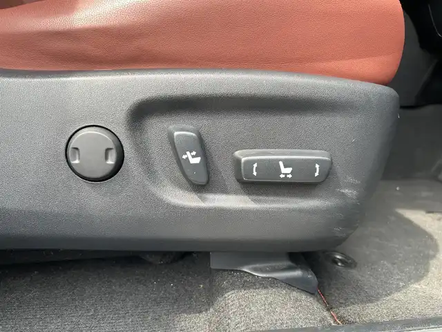 レクサス ＮＸ 200t Iパッケージ 大阪府 2016(平28)年 2.9万km マーキュリーグレーマイカ ワンオーナー/純正SDナビ/（Bluetooth/TV/CD/DVD/Blu-ray）/４WD/全方位カメラ/クルーズコントロール/ブラインドスポットモニター/前後コーナーセンサー/盗難防止装置/アイドリングストップ/全方位ドライブレコーダー/前席パワーシート/運転席メモリーシート/電動リアゲート/レザーシート（ワイン色）/前席シートヒーター/純正ETC（ビルトイン）/純正17インチAW/プッシュスタート/取扱説明書/保証書/スマートキー×3
