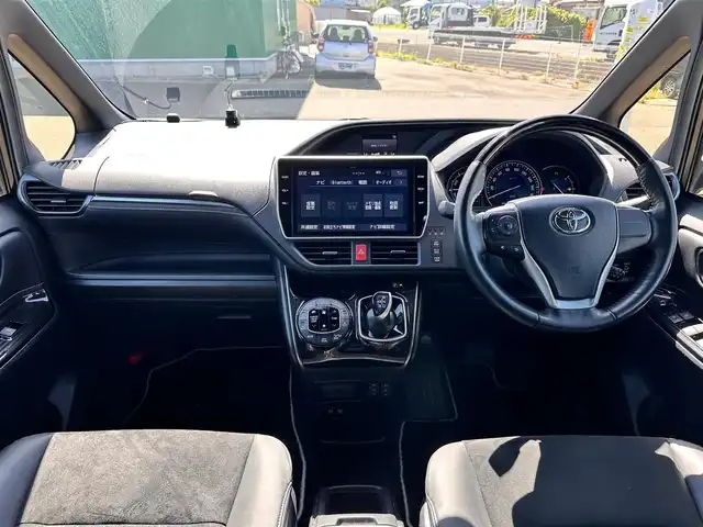 トヨタ エスクァイア ハイブリッド Gi プレミアムパッケージ ブラックテーラード 宮城県 2020(令2)年 7.2万km スパークリングブラックパールクリスタルシャイン TRDエアロ（F/S/R）/セーフティセンス/・プリクラッシュセーフティ/・レーンディパーチャーアラート/・オートマチックハイビーム/・先行車発進告知機能/パーキングサポートブレーキ/クリアランスソナー/純正10インチナビ（NSZN-Z68T）/・CD/DVD/・Bluetooth/・フルセグTV/バックカメラ/ビルトインETC2.0/ドライブレコーダー/両側パワースライドドア/ハーフレザーシート/シートヒーター/ステアリングヒーター/ウッドコンビステアリング/クルーズコントロール/ステアリングスイッチ/LEDヘッドランプ/フォグランプ/オートライト/スマートキー＆プッシュスタート/電動格納ミラー/純正15インチAW/純正フロアマット/純正ドアバイザー/Wエアバッグ