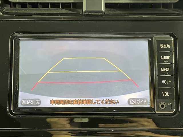トヨタ プリウス S 沖縄県 2016(平28)年 1.8万km ホワイトパールクリスタルシャイン 禁煙車/純正７インチナビ/バックカメラ/地デジ/Ｂｌｕｅｔｏｏｔｈ/ＣＤ再生/プッシュスタート/スマートキー×２/ステアリングスイッチ/オートライト/ＬＥＤヘッドライト/ＬＥＤフォグランプ