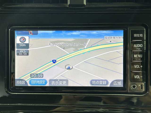 トヨタ プリウス S 沖縄県 2016(平28)年 1.8万km ホワイトパールクリスタルシャイン 禁煙車/純正７インチナビ/バックカメラ/地デジ/Ｂｌｕｅｔｏｏｔｈ/ＣＤ再生/プッシュスタート/スマートキー×２/ステアリングスイッチ/オートライト/ＬＥＤヘッドライト/ＬＥＤフォグランプ