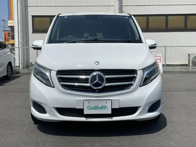 メルセデス・ベンツ Ｖ２２０ d 群馬県 2016(平28)年 7.2万km アークティックホワイト 安全装備/・衝突軽減ブレーキ/・クルーズコントロール/・クリアランスソナー/・レーンキープ/・ブラインドスポット/・全方位カメラ/・横滑り防止/純正7インチナビ/・AM/FM/Bluetooth/・SD/CD/DVD/・フルセグTV/MSV/フリップダウンモニター/LEDヘッドライト/前席パワーシート/前席シートヒーター/パドルシフト/電動パーキング/純正フロアマット/純正ビルトインETC /純正17インチアルミホイール/純正前後ドライブレコーダー