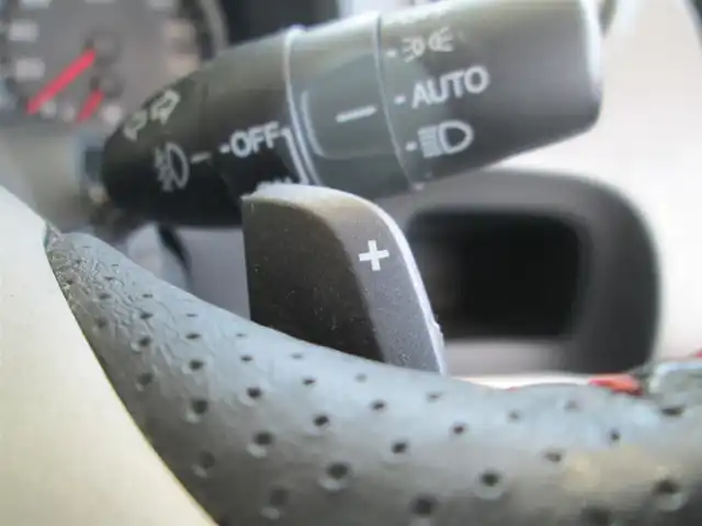 ホンダ ストリーム RST 千葉県 2009(平21)年 7.7万km クリスタルブラックパール ワンオーナー/社外HDDナビ、フルセグTV/社外オーディオ【CD/DVD/BT/MSV】/バックカメラ/パドルシフト/ハーフレザーシート/HIDヘッドライト/フォグランプ/オートライト/純正ETC/純正17インチアルミホイール/新車整備手帳/取扱説明書/車検記録簿あり/[H24.26.28.30/R2.4.6]/スペアキー(1本)