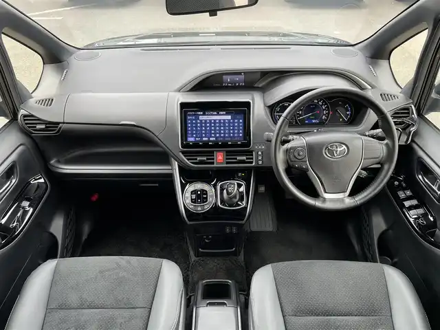 トヨタ ヴォクシー ハイブリッド ZS 煌Ⅲ 東京都 2021(令3)年 0.8万km ブラック 純正９型ナビ　/両側電動ドア　/ハーフレザー　/前席シートヒーター　/トヨタセーフティセンス　/クルーズコントロール　/ＬＥＤヘッド　/フルセグＴＶ　/バックカメラ　/Ｂｌｕｅｔｏｏｔｈ　/衝突被害軽減　/レーンキープ