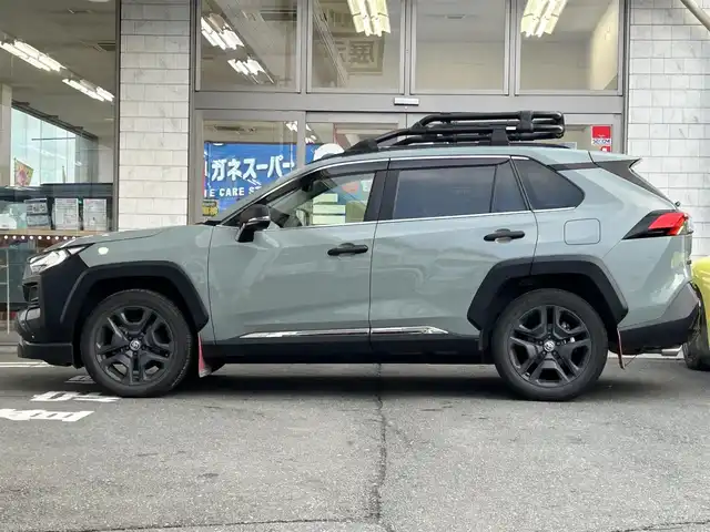 トヨタ ＲＡＶ４ アドベンチャー 岩手県 2022(令4)年 2.6万km アーバンカーキ ４WD/ワンオーナー/純正ナビ/FM/AM/フルセグ/Bluetooth/クルーズコントロール/全周囲バックカメラ/車線逸脱防止/衝突軽減ブレーキ/電動パーキングブレーキ/横滑り防止装置/ルーフレール/シートヒーター/エアーシート/ハンドルヒーター/パワーシート/USB端子/LEDライト/フォグランプ/AUTOライト/オートミラー/純正バイザー/スペアキー/スマートキー×2/純正エンジンスターター/ETC/保証書　取説