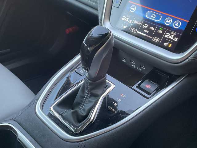 スバル アウトバック X－ブレイクEX 神奈川県 2022(令4)年 1.8万km マグネタイトグレーメタリック ワンオーナー/ハーマンカードン/純正11.6インチディスプレイナビ/(AM/FM/AUX/USB/BT/フルセグTV)/バック・サイドカメラ/アイサイトX/衝突被害軽減ブレーキ/レーンキープアシスト/ブラインドスポットモニター/クリアランスソナー/レーダークルーズコントロール/パドルシフト/ハーフレザーシート/D/N席パワーシート/全席シートヒーター/ステアリングヒーター/電動リアゲート/ビルトインETC/全周囲ドライブレコーダー/デジタルインナーミラー/ルーフレール/純正フロアマット/ISOFIX/スペアキー×1/保証書/取扱説明書