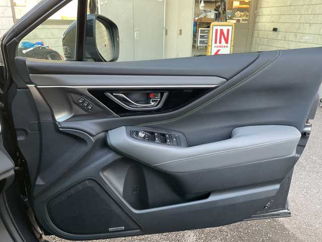 スバル アウトバック X－ブレイクEX 神奈川県 2022(令4)年 1.8万km マグネタイトグレーメタリック ワンオーナー/ハーマンカードン/純正11.6インチディスプレイナビ/(AM/FM/AUX/USB/BT/フルセグTV)/バック・サイドカメラ/アイサイトX/衝突被害軽減ブレーキ/レーンキープアシスト/ブラインドスポットモニター/クリアランスソナー/レーダークルーズコントロール/パドルシフト/ハーフレザーシート/D/N席パワーシート/全席シートヒーター/ステアリングヒーター/電動リアゲート/ビルトインETC/全周囲ドライブレコーダー/デジタルインナーミラー/ルーフレール/純正フロアマット/ISOFIX/スペアキー×1/保証書/取扱説明書