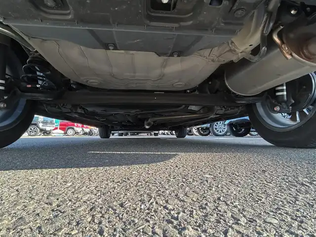 スズキ ソリオ バンディット HV MV 宮城県 2021(令3)年 3万km スーパーブラックパール パワースライドドア（運転席側）/＝＝＝/セーフティサポート/・デュアルカメラブレーキサポート/・車線逸脱警報機能/・誤発進抑制機能/・ふらつき警報機能/・先行車発進お知らせ機能/・ハイビームアシスト/・全車速追従機能付アダプティブクルーズコントロール/・標識認識機能/・後退時ブレーキサポート/・後方誤発進抑制機能/・リアパーキングセンサー/ヘッドアップディスプレイ/純正8型SDナビゲーション【CN-RZ865】/AM FM フルセグ Bluetooth CD DVD SD/バックカメラ/ビルトインETC/前席シートヒーター/両側パワースライドドア/革巻きステアリング/ステアリングスイッチ/LEDヘッドライト/オートライト/スマートキー/プッシュスタート/スペアキー1本/アイドリングストップ/横滑り防止機能/純正15インチAW/純正フロアマット/W/サイド/カーテンエアバッグ