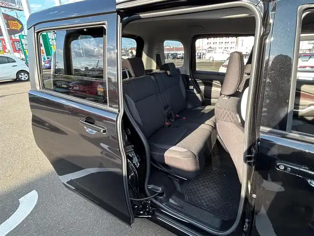 スズキ ソリオ バンディット HV MV 宮城県 2021(令3)年 3万km スーパーブラックパール パワースライドドア（運転席側）/＝＝＝/セーフティサポート/・デュアルカメラブレーキサポート/・車線逸脱警報機能/・誤発進抑制機能/・ふらつき警報機能/・先行車発進お知らせ機能/・ハイビームアシスト/・全車速追従機能付アダプティブクルーズコントロール/・標識認識機能/・後退時ブレーキサポート/・後方誤発進抑制機能/・リアパーキングセンサー/ヘッドアップディスプレイ/純正8型SDナビゲーション【CN-RZ865】/AM FM フルセグ Bluetooth CD DVD SD/バックカメラ/ビルトインETC/前席シートヒーター/両側パワースライドドア/革巻きステアリング/ステアリングスイッチ/LEDヘッドライト/オートライト/スマートキー/プッシュスタート/スペアキー1本/アイドリングストップ/横滑り防止機能/純正15インチAW/純正フロアマット/W/サイド/カーテンエアバッグ