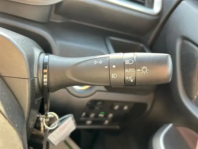 スズキ ソリオ バンディット HV MV 宮城県 2021(令3)年 3万km スーパーブラックパール パワースライドドア（運転席側）/＝＝＝/セーフティサポート/・デュアルカメラブレーキサポート/・車線逸脱警報機能/・誤発進抑制機能/・ふらつき警報機能/・先行車発進お知らせ機能/・ハイビームアシスト/・全車速追従機能付アダプティブクルーズコントロール/・標識認識機能/・後退時ブレーキサポート/・後方誤発進抑制機能/・リアパーキングセンサー/ヘッドアップディスプレイ/純正8型SDナビゲーション【CN-RZ865】/AM FM フルセグ Bluetooth CD DVD SD/バックカメラ/ビルトインETC/前席シートヒーター/両側パワースライドドア/革巻きステアリング/ステアリングスイッチ/LEDヘッドライト/オートライト/スマートキー/プッシュスタート/スペアキー1本/アイドリングストップ/横滑り防止機能/純正15インチAW/純正フロアマット/W/サイド/カーテンエアバッグ
