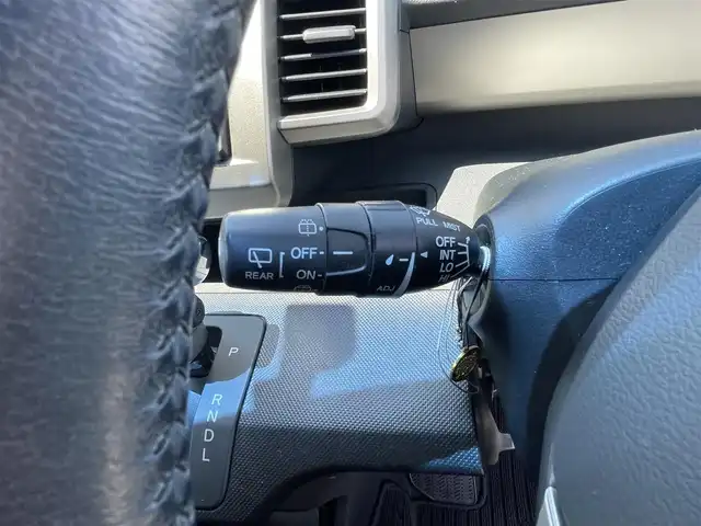 ホンダ フリード スパイク ハイブリット ジャストセレクション 熊本県 2013(平25)年 4.6万km プレミアムスパークルブラックパール (株)IDOMが運営する【じしゃロン熊本店】の自社ローン専用車両になりますこちらは現金またはオートローンご利用時の価格です。自社ローンご希望の方は別途その旨お申付け下さい/ワンオーナー　/純正ナビ　/ホンダインターナビ　/バックカメラ　/両側パワースライドドア　/クルーズコントローラー　/ビルトインＥＴＣ　/ＨＩＤヘッドライト　/ダブルエアバッグ　/イモビライザー　/純正ＡＷ