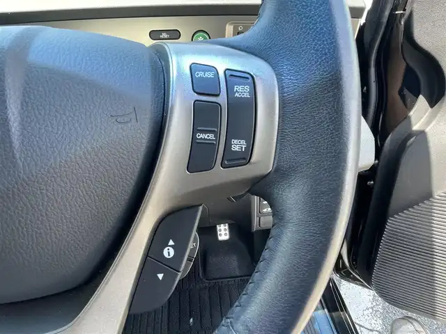 ホンダ フリード スパイク ハイブリット ジャストセレクション 熊本県 2013(平25)年 4.6万km プレミアムスパークルブラックパール (株)IDOMが運営する【じしゃロン熊本店】の自社ローン専用車両になりますこちらは現金またはオートローンご利用時の価格です。自社ローンご希望の方は別途その旨お申付け下さい/ワンオーナー　/純正ナビ　/ホンダインターナビ　/バックカメラ　/両側パワースライドドア　/クルーズコントローラー　/ビルトインＥＴＣ　/ＨＩＤヘッドライト　/ダブルエアバッグ　/イモビライザー　/純正ＡＷ