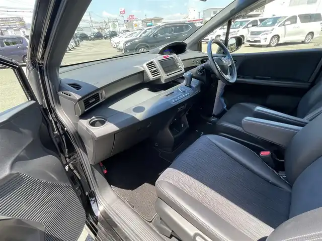 ホンダ フリード スパイク ハイブリット ジャストセレクション 熊本県 2013(平25)年 4.6万km プレミアムスパークルブラックパール (株)IDOMが運営する【じしゃロン熊本店】の自社ローン専用車両になりますこちらは現金またはオートローンご利用時の価格です。自社ローンご希望の方は別途その旨お申付け下さい/ワンオーナー　/純正ナビ　/ホンダインターナビ　/バックカメラ　/両側パワースライドドア　/クルーズコントローラー　/ビルトインＥＴＣ　/ＨＩＤヘッドライト　/ダブルエアバッグ　/イモビライザー　/純正ＡＷ