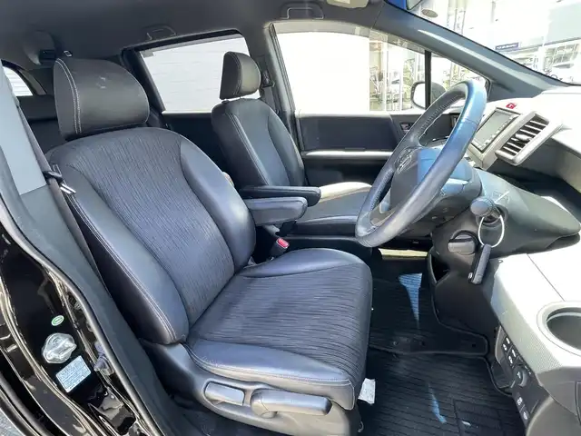 ホンダ フリード スパイク ハイブリット ジャストセレクション 熊本県 2013(平25)年 4.6万km プレミアムスパークルブラックパール (株)IDOMが運営する【じしゃロン熊本店】の自社ローン専用車両になりますこちらは現金またはオートローンご利用時の価格です。自社ローンご希望の方は別途その旨お申付け下さい/ワンオーナー　/純正ナビ　/ホンダインターナビ　/バックカメラ　/両側パワースライドドア　/クルーズコントローラー　/ビルトインＥＴＣ　/ＨＩＤヘッドライト　/ダブルエアバッグ　/イモビライザー　/純正ＡＷ
