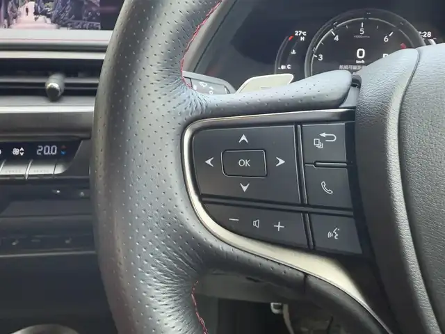 レクサス ＵＸ 200 Fスポーツ 香川県 2020(令2)年 2.1万km ホワイトノーヴァガラスフレーク 純正SDナビ/【フルセグ/CD/DVD/BT】/バックカメラ/追従型クルーズコントロール/MTモード付AT/サンルーフ/前席パワーシート/前席シートヒーター/電動リアゲート/BSM/ハンドルヒーター/横滑り防止装置/衝突被害軽減システム/赤レザーシート/前後コーナーセンサー/純正ビルトインETC2.0/純正前後ドライブレコーダー