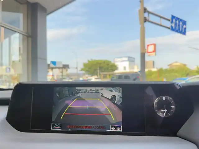 レクサス ＵＸ 200 Fスポーツ 香川県 2020(令2)年 2.1万km ホワイトノーヴァガラスフレーク 純正SDナビ/【フルセグ/CD/DVD/BT】/バックカメラ/追従型クルーズコントロール/MTモード付AT/サンルーフ/前席パワーシート/前席シートヒーター/電動リアゲート/BSM/ハンドルヒーター/横滑り防止装置/衝突被害軽減システム/赤レザーシート/前後コーナーセンサー/純正ビルトインETC2.0/純正前後ドライブレコーダー