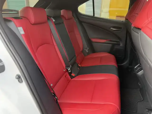 レクサス ＵＸ 200 Fスポーツ 香川県 2020(令2)年 2.1万km ホワイトノーヴァガラスフレーク 純正SDナビ/【フルセグ/CD/DVD/BT】/バックカメラ/追従型クルーズコントロール/MTモード付AT/サンルーフ/前席パワーシート/前席シートヒーター/電動リアゲート/BSM/ハンドルヒーター/横滑り防止装置/衝突被害軽減システム/赤レザーシート/前後コーナーセンサー/純正ビルトインETC2.0/純正前後ドライブレコーダー