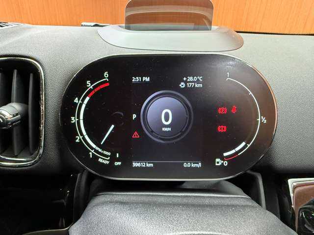 ＭＩＮＩ ＢＭＷ ミニ クロスオーバー クーパー D オール4 千葉県 2020(令2)年 4万km ホワイト・シルバー ＨＵＤ　/ＡＣＣ　/純正ナビ　/バックカメラ　/パーキングアシスト/シートヒーター　/ＰＤＣ　/ドライブレコーダー　/アイドリングストップ　/電動パーキングブレーキ　/横滑り防止機能　/ＥＴＣ　/純正１８インチＡＷ