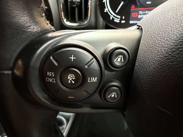 ＭＩＮＩ ＢＭＷ ミニ クロスオーバー クーパー D オール4 千葉県 2020(令2)年 4万km ホワイト・シルバー ＨＵＤ　/ＡＣＣ　/純正ナビ　/バックカメラ　/パーキングアシスト/シートヒーター　/ＰＤＣ　/ドライブレコーダー　/アイドリングストップ　/電動パーキングブレーキ　/横滑り防止機能　/ＥＴＣ　/純正１８インチＡＷ