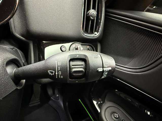 ＭＩＮＩ ＢＭＷ ミニ クロスオーバー クーパー D オール4 千葉県 2020(令2)年 4万km ホワイト・シルバー ＨＵＤ　/ＡＣＣ　/純正ナビ　/バックカメラ　/パーキングアシスト/シートヒーター　/ＰＤＣ　/ドライブレコーダー　/アイドリングストップ　/電動パーキングブレーキ　/横滑り防止機能　/ＥＴＣ　/純正１８インチＡＷ