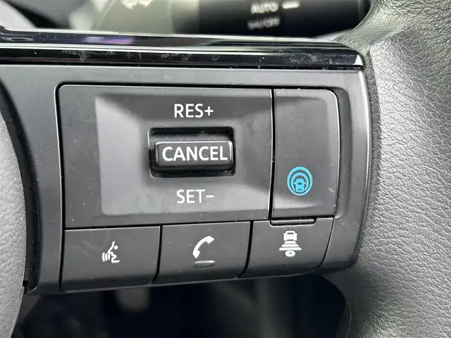 日産 ノート 15X 奈良県 2022(令4)年 4.4万km ピュアホワイトパール 純正ナビ/フルセグTV/Bluetooth/全方位カメラ/インテリジェントクルーズコントロール/ビルトインETC2.0/HDMI/置くだけ充電/プロパイロット/デジタルインナーミラー/クルーズコントロール/追従走行/横滑り防止装置/レーンキープアシスト/エンジンスタートボタン/純正フロアマット/スペアキー